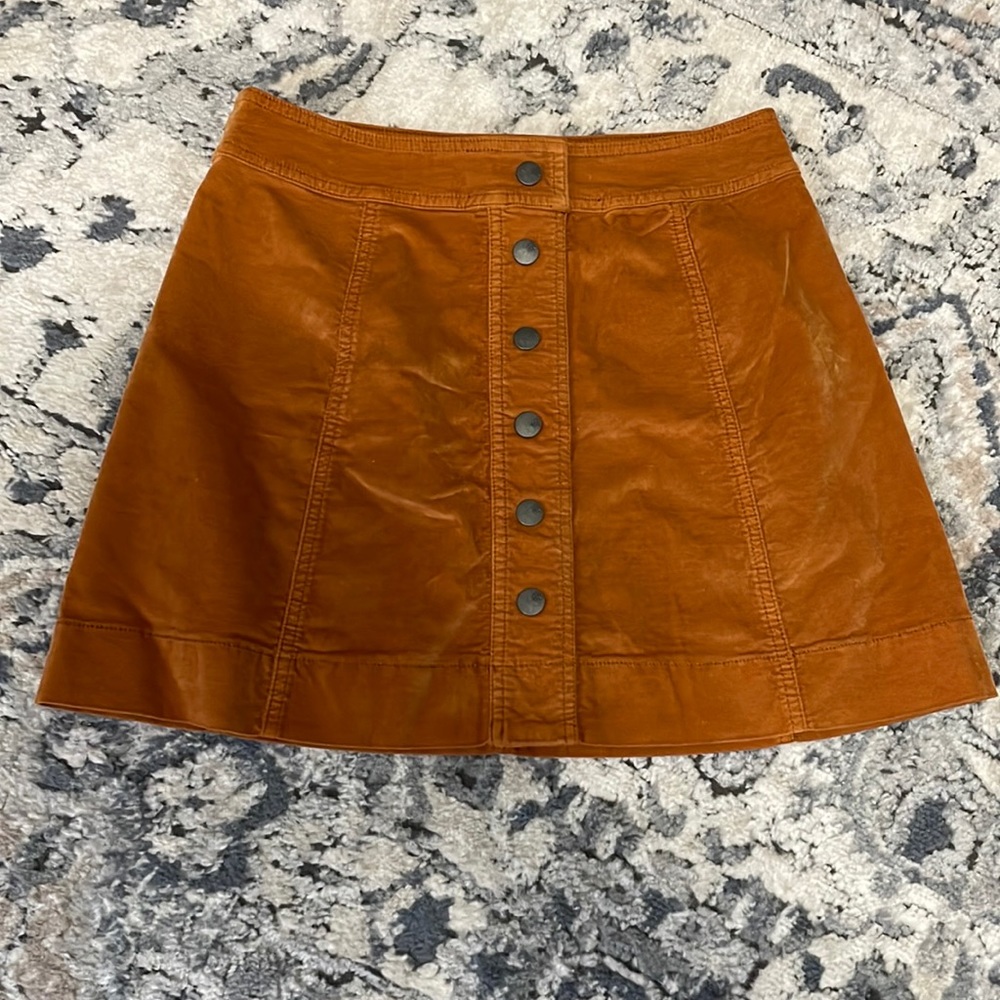 Madewell skirt, size 4, 16” length.  Beautiful burnt orange.